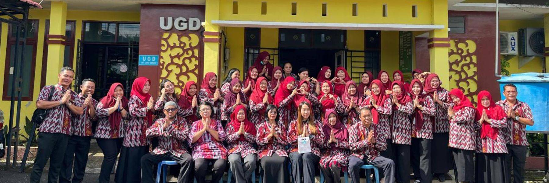 Seluruh Staff UPT PUSKESMAS RAWAT JALAN WAJOK HULU